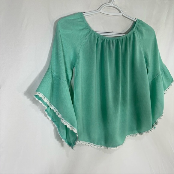 L.O.T. Apparel Girl’s Mint Green Angel Sleeve Blouse - Picture 2 of 5